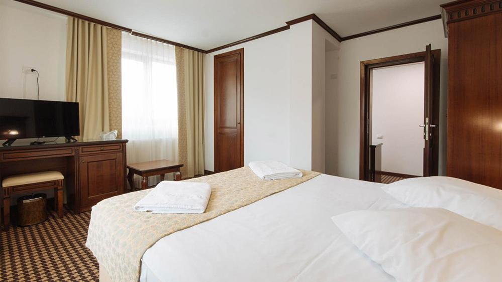 Hotel Alpin Rarau Câmpulung Moldovenesc エクステリア 写真