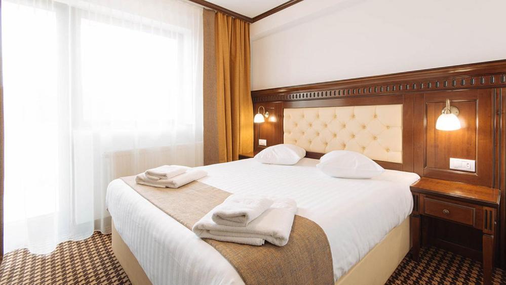Hotel Alpin Rarau Câmpulung Moldovenesc エクステリア 写真