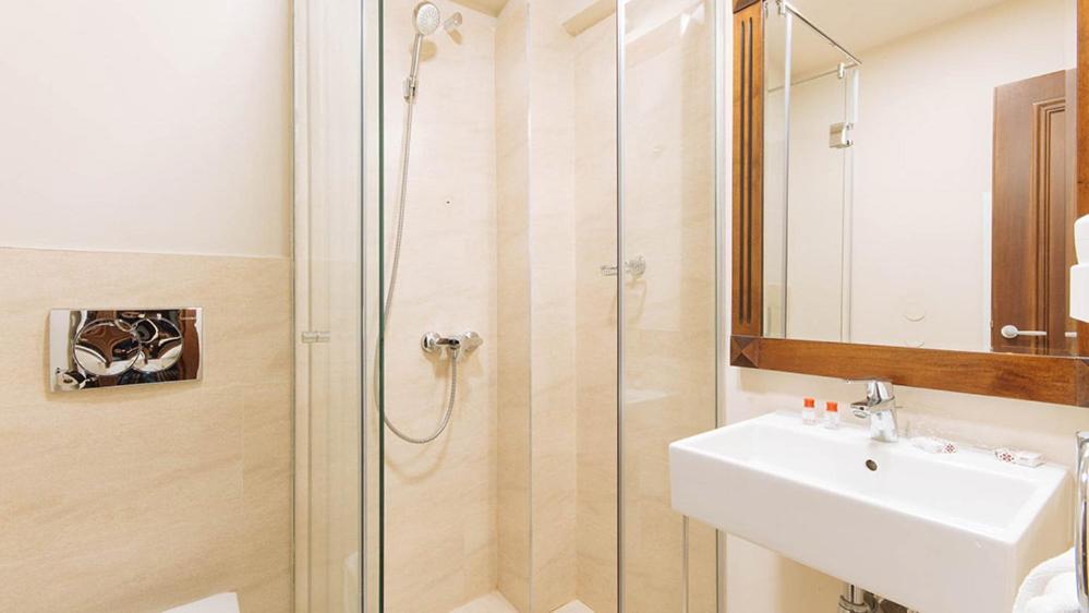 Hotel Alpin Rarau Câmpulung Moldovenesc エクステリア 写真