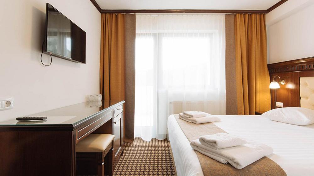 Hotel Alpin Rarau Câmpulung Moldovenesc エクステリア 写真